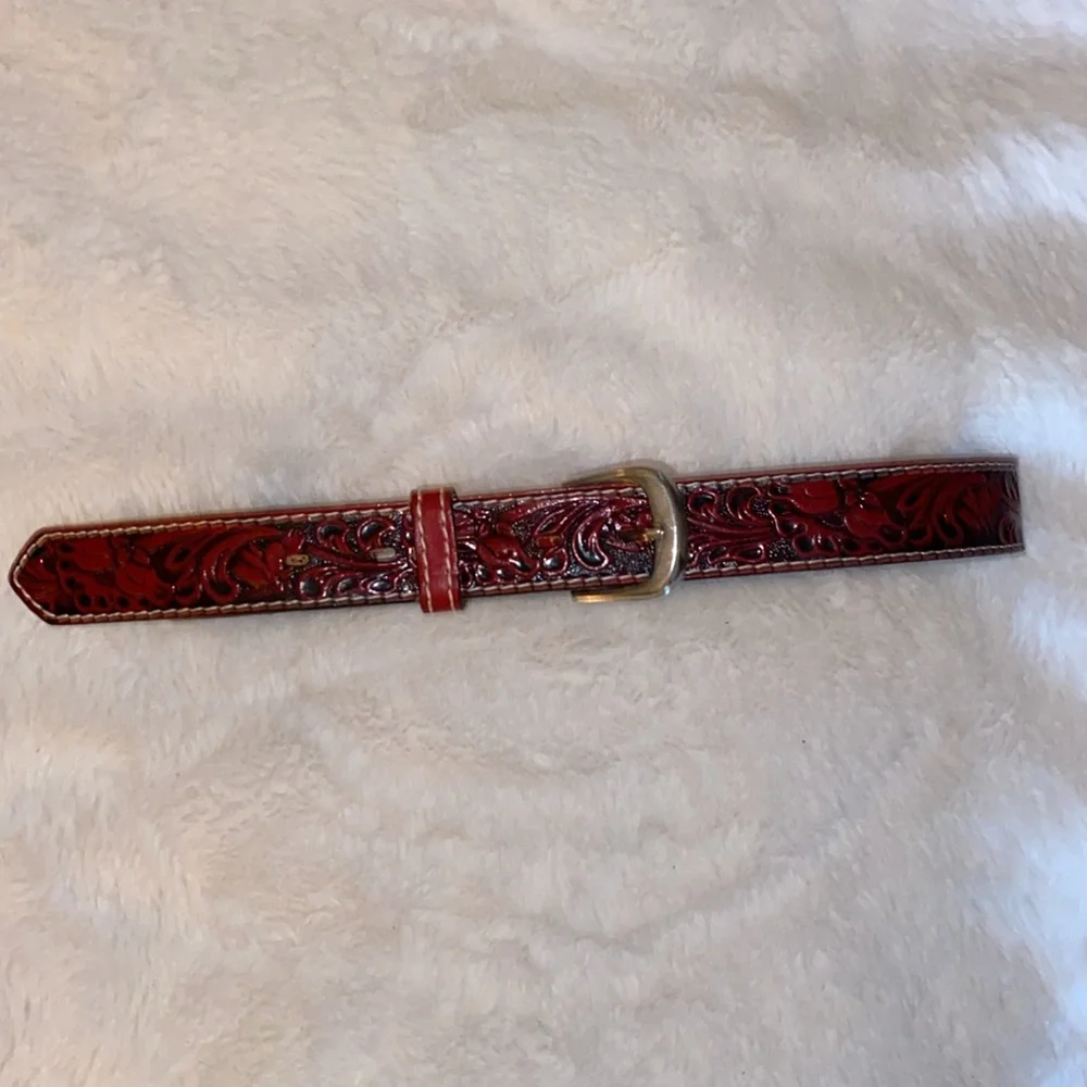 NWOT Hand Crafted 100% Leather Belt Black/Red with Silver Tone Buckle Size 28